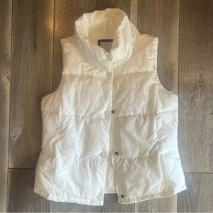 🧥NWOT Old Navy White Puffer Vest Jacket Size M